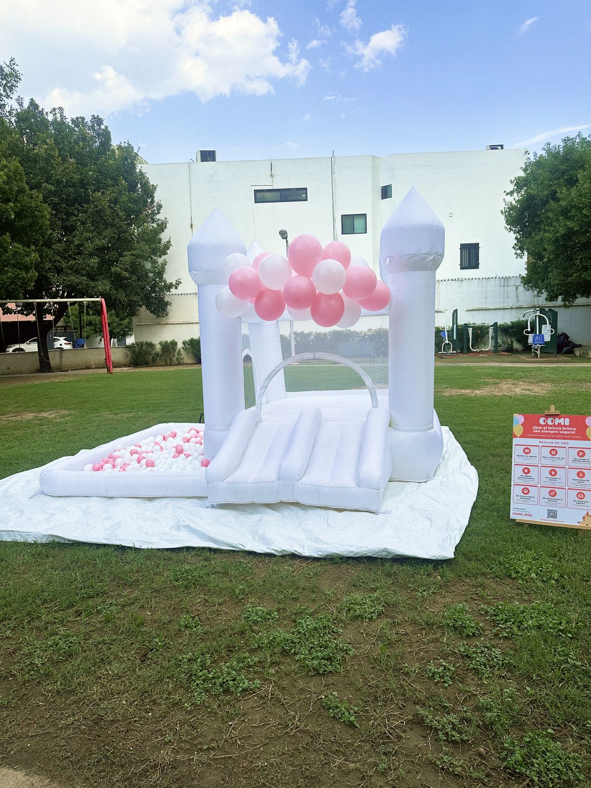 Paquete OOMI Cloud Plus: soft play y castillo inflable para bebés en Monterrey - foto 1
