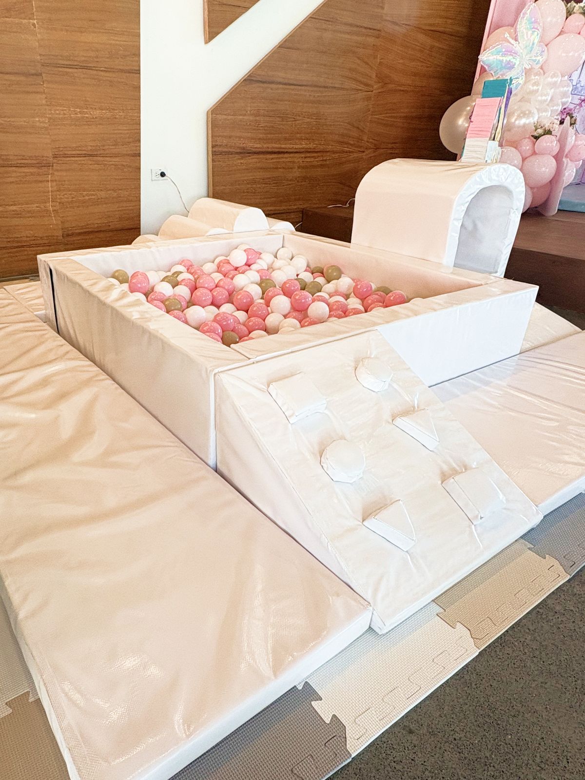 Paquete OOMI Cloud Plus: soft play y castillo inflable para bebés en Monterrey - foto 2